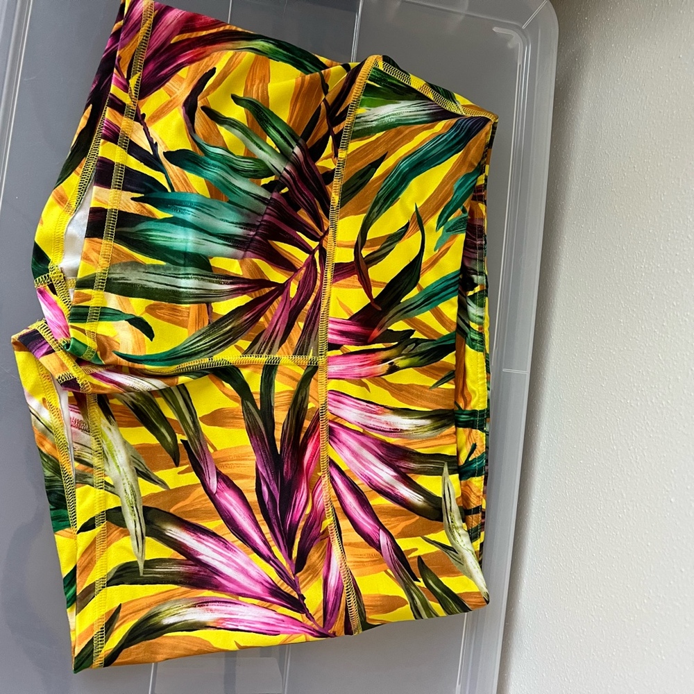 Fleo Tropical shorts